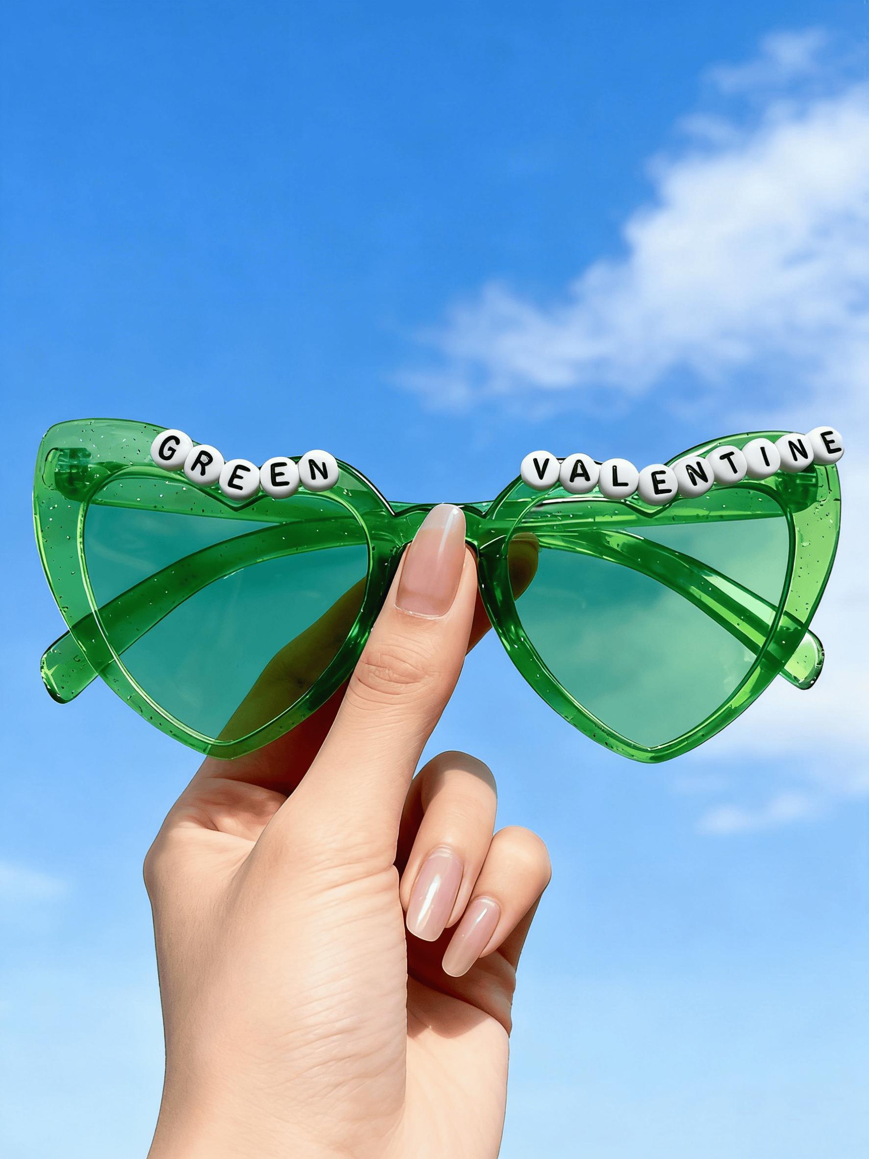 2026 Y2K Green Heart Sunglasses Sustainable Love Letter Embellished Fashion UV Blocking Eyewear Sun Glasses For Summer KJ210
2026 Y2K Green Heart Sunglasses Sustainable Love Letter Embellished Fashion UV Blocking Eyewear Sun Glasses For Summer KJ210