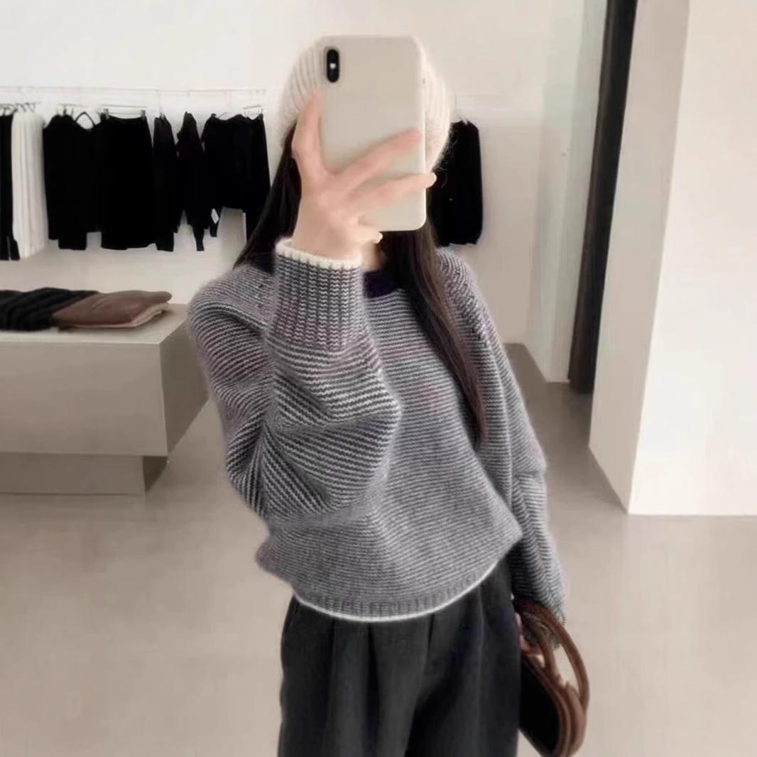 Women s 100% Pure Wool Striped Sweater - Loose Thickened Knit for 2024 Autumn/Winter Fashion, Age-Reducing Round Neck Jumper L
Women s 100% Pure Wool Striped Sweater - Loose Thickened Knit for 2024 Autumn/Winter Fashion, Age-Reducing Round Neck Jumper L