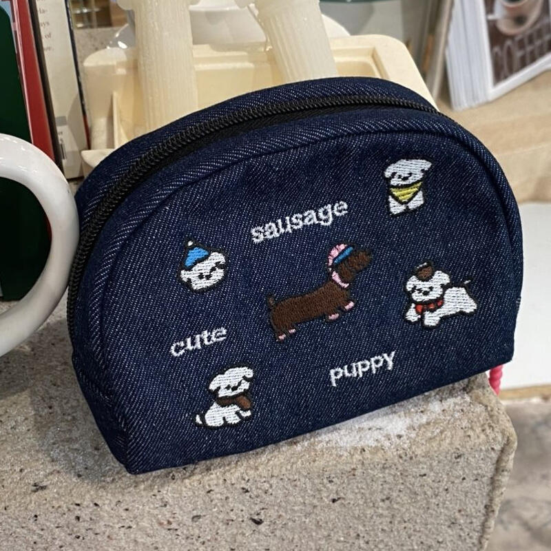 Silene Half Character Pouch
Silene Half Character Pouch