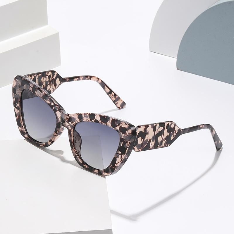 Fashion Vintage Cat Eye Women Sunglasses Green Brand Design Sunglasses for Female Shade Protection Sunglasses Travel Goggle UV леопардовий
Fashion Vintage Cat Eye Women Sunglasses Green Brand Design Sunglasses for Female Shade Protection Sunglasses Travel Goggle UV леопардовий