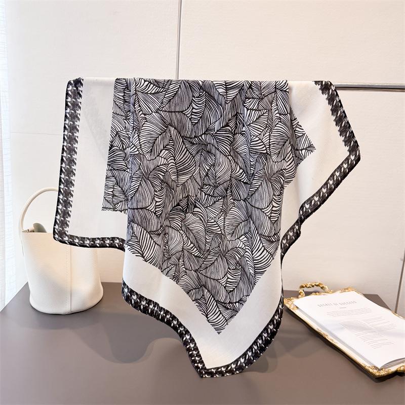 Brown Leaf Texture Herringbone Pattern Cotton And Linen Small Square Scarf Silk Scarf Imitation Velvet Headscarf Shawl Sun Protection Scarf 68 * 68cm (1-3cm error)
Brown Leaf Texture Herringbone Pattern Cotton And Linen Small Square Scarf Silk Scarf Imitation Velvet Headscarf Shawl Sun Protection Scarf 68 * 68cm (1-3cm error)