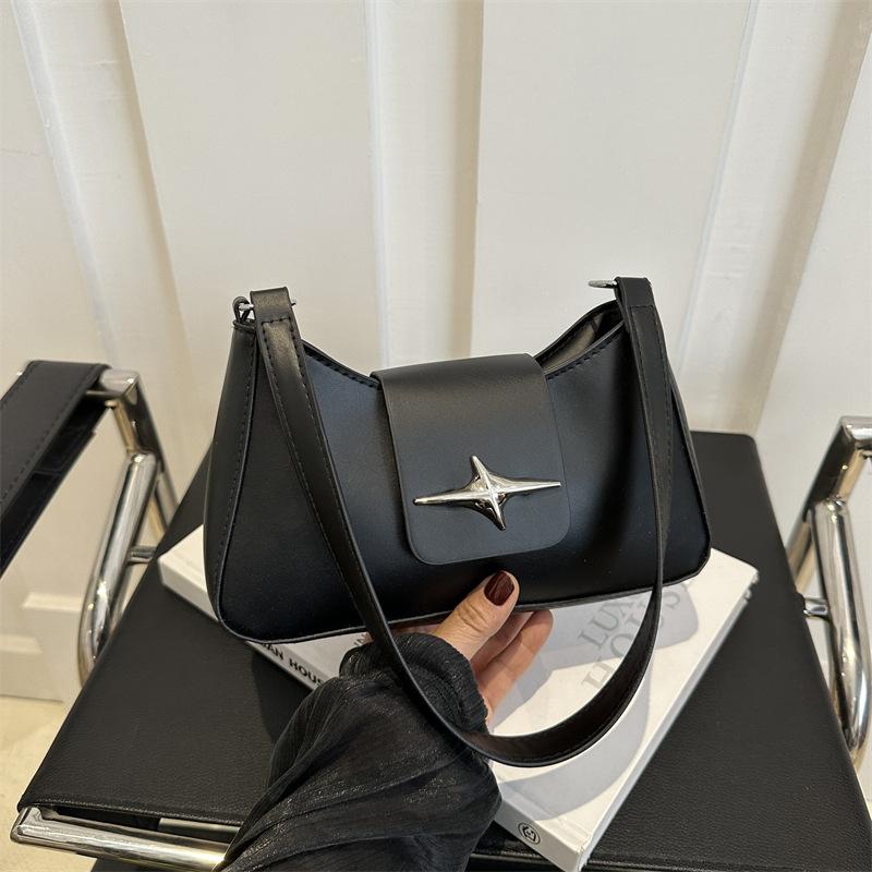 Европейская и американская простая сумка в стиле ретро с высокой текстурой, женская сумка, весна 2024, новая нишевая однотонная сумка на одно плечо, женская сумка через плечо чёрный