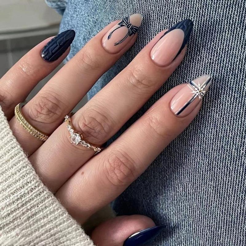24Pieces Christmas Themed Press On Nail With 3D Snowflake Design Comfortable Artificial Nail For Women Christmas Party
24Pieces Christmas Themed Press On Nail With 3D Snowflake Design Comfortable Artificial Nail For Women Christmas Party