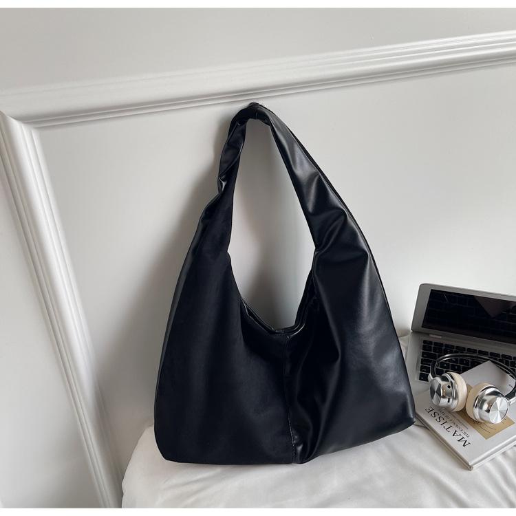 Large-capacity tote bag women s bag 2025 new simple and fashionable personalized shoulder bag contrasting color splicing commuter underarm bag темно-коричневого
Large-capacity tote bag women s bag 2025 new simple and fashionable personalized shoulder bag contrasting color splicing commuter underarm bag темно-коричневого