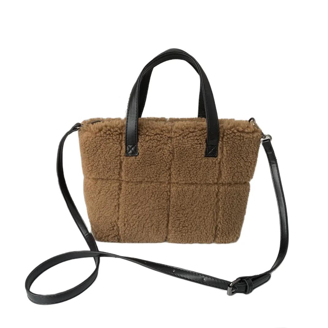 Furry Plaid Women s Handbags Winter Faux Fur Ladies Shoulder Crossbody Bags Fashion Soft Plush Tote Bag Purses for Female
Furry Plaid Women s Handbags Winter Faux Fur Ladies Shoulder Crossbody Bags Fashion Soft Plush Tote Bag Purses for Female