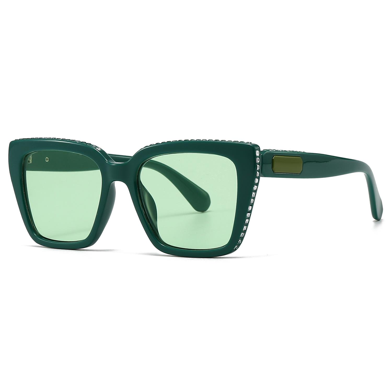Luxurious Diamond Brand Style Designer Square Sunglasses Women For Men Stylish Vintage Sun Eyeglasses Popular Punk UV400 Crystal Shades As the photo
Luxurious Diamond Brand Style Designer Square Sunglasses Women For Men Stylish Vintage Sun Eyeglasses Popular Punk UV400 Crystal Shades As the photo