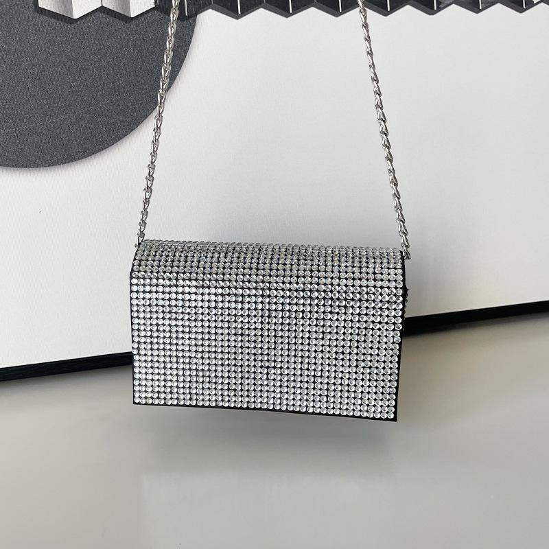 Celebrity hot drill clutch bag women s cross-border niche full drill armpit bag chain shoulder bag 16X6X9.5CM
Celebrity hot drill clutch bag women s cross-border niche full drill armpit bag chain shoulder bag 16X6X9.5CM