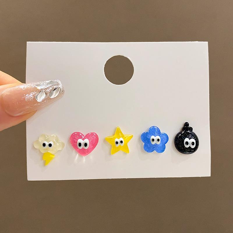 Dopamine five-piece set cartoon stud earrings female ins wind sweet and cute girl heart earrings set silver needle earrings
Dopamine five-piece set cartoon stud earrings female ins wind sweet and cute girl heart earrings set silver needle earrings