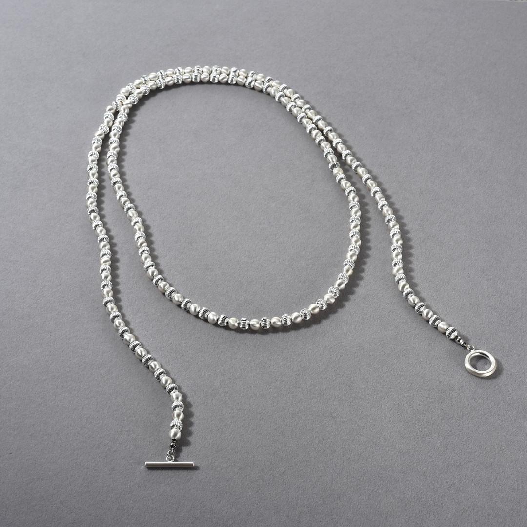 Fashion Niche Silver Brushed Matte Ball Beaded Stacked Long Niche Design Light Luxury Ot Buckle Necklace
Fashion Niche Silver Brushed Matte Ball Beaded Stacked Long Niche Design Light Luxury Ot Buckle Necklace