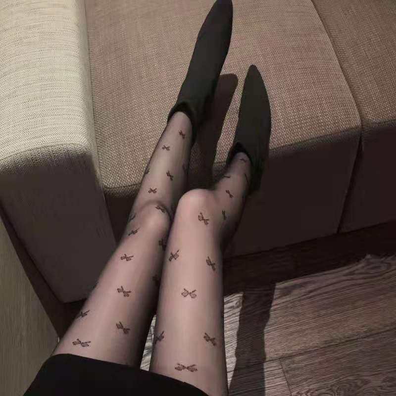 Ultra-Thin Black Silk Stockings for Women - Anti-Snag, Sexy, Pure Desire, Ideal for Spring/Summer One Size чёрный
Ultra-Thin Black Silk Stockings for Women - Anti-Snag, Sexy, Pure Desire, Ideal for Spring/Summer One Size чёрный