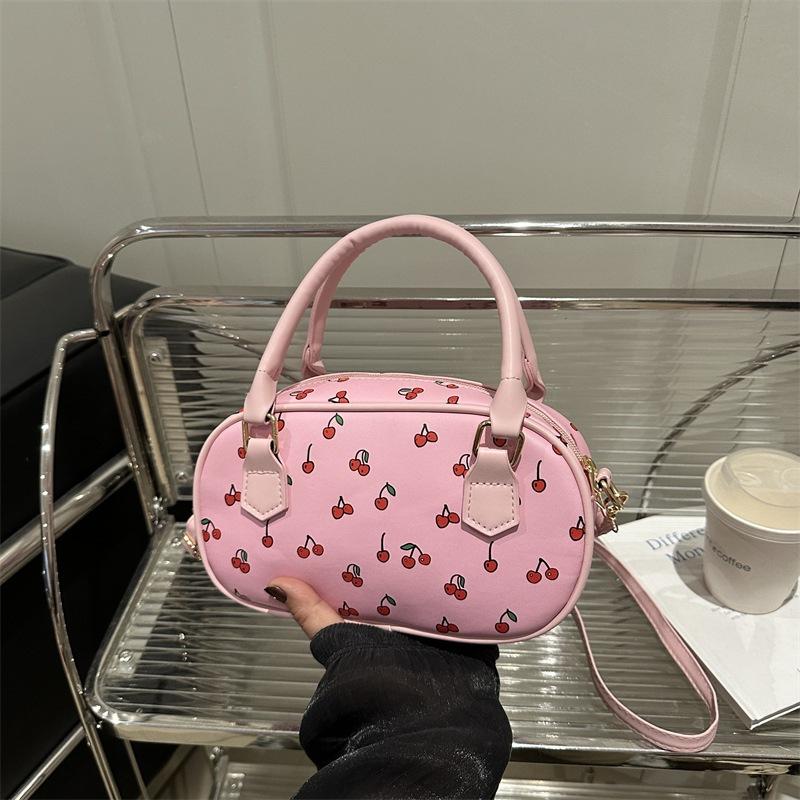 New trendy girl handbag fashion cherry pillow bag niche printed shoulder bag underarm bag чорний
New trendy girl handbag fashion cherry pillow bag niche printed shoulder bag underarm bag чорний