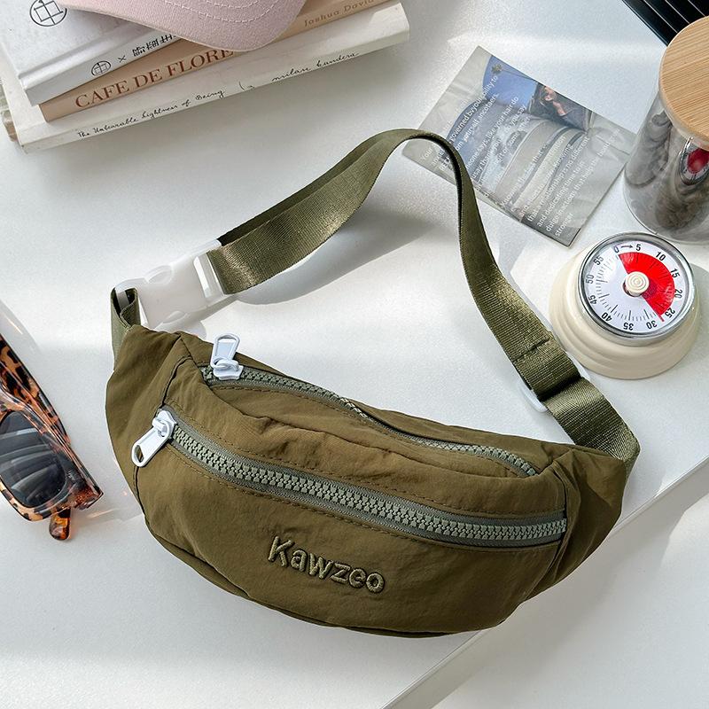 Crossbody Bag with Trendy Letters for Casual Sports Wear, Suitable for Babies, with A Slanted Design. армія зелений колір
Crossbody Bag with Trendy Letters for Casual Sports Wear, Suitable for Babies, with A Slanted Design. армія зелений колір