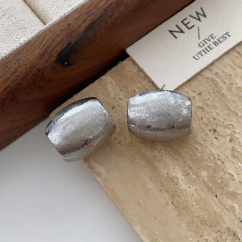 Овальная шлифованная, металлическая заклепка с рисунком в виде яичной скорлупы, модная, преувеличенная холодная ветровая аура