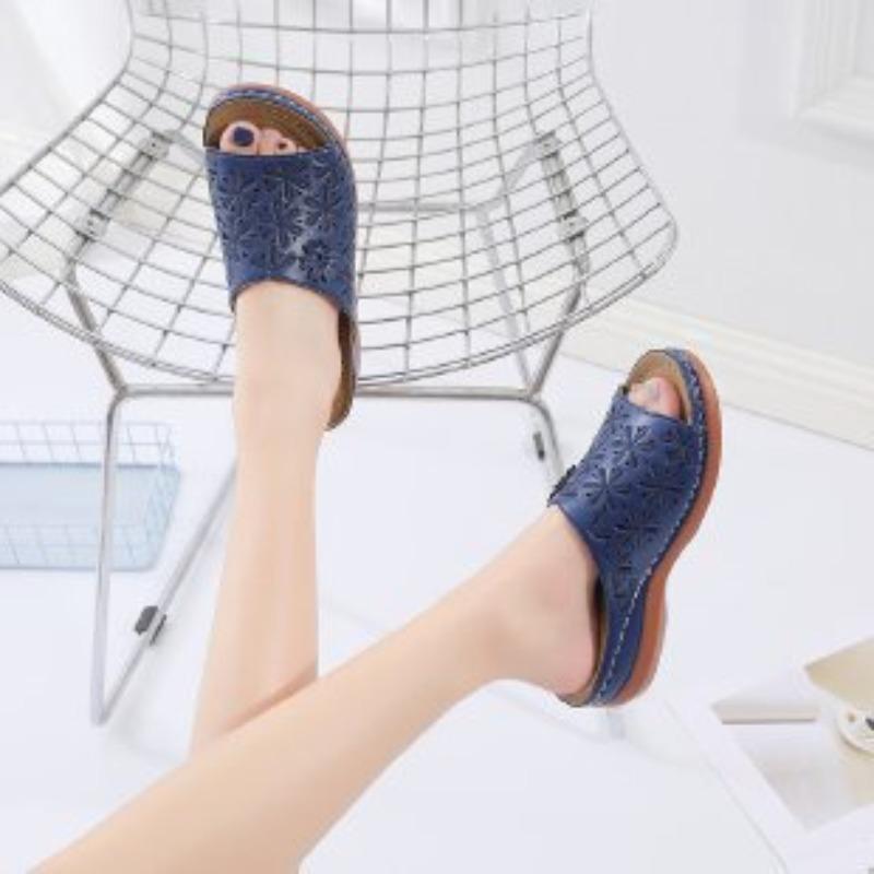 Large size women s slippers summer platform fish mouth embossing comfortable beach shoes simple 43 темно-синього кольору
Large size women s slippers summer platform fish mouth embossing comfortable beach shoes simple 43 темно-синього кольору
