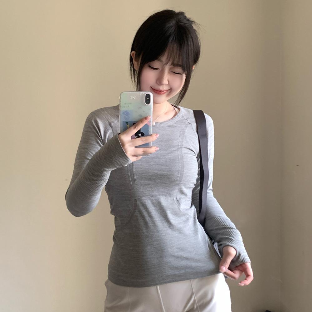Women s Long Sleeve Quick-Dry Yoga Top - Tight-Fit Fitness Sportswear for Pilates Training S
Women s Long Sleeve Quick-Dry Yoga Top - Tight-Fit Fitness Sportswear for Pilates Training S