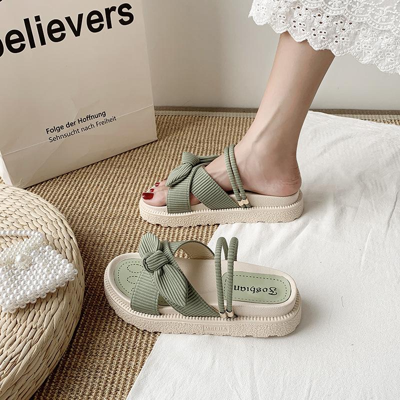 Two sandals for women s summer wear New Year s with skirts, thick-soled beach slippers 35
Two sandals for women s summer wear New Year s with skirts, thick-soled beach slippers 35