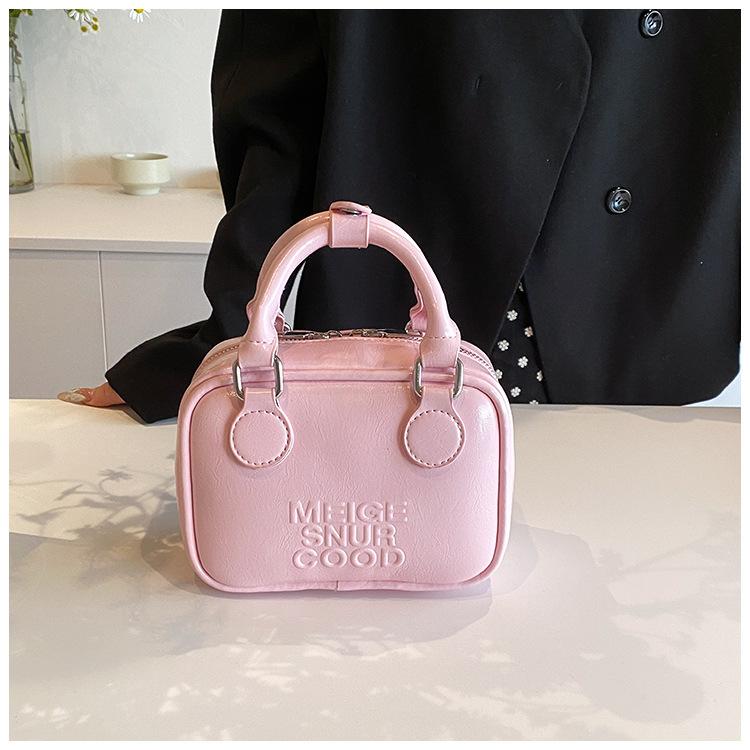 После тренда, супер иностранный стиль, маленькая женская сумка Boston, сумочка, цветная сумка-мессенджер 2025 года, новая модель розовый
После тренда, супер иностранный стиль, маленькая женская сумка Boston, сумочка, цветная сумка-мессенджер 2025 года, новая модель розовый