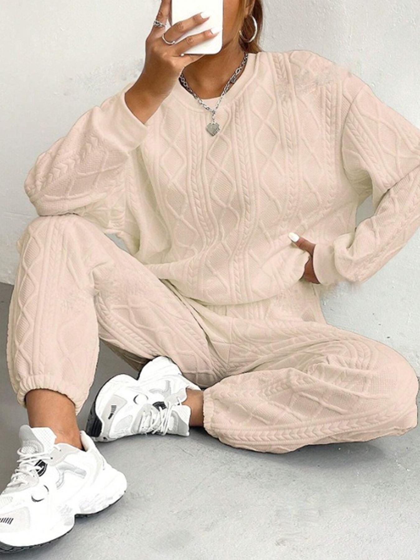 Женский двухпредметный комплект из пестрой вязки «косичка»: Топ с круглым вырезом и длинными рукавами и брюки с манжетами S абрикосовый
Женский двухпредметный комплект из пестрой вязки «косичка»: Топ с круглым вырезом и длинными рукавами и брюки с манжетами S абрикосовый