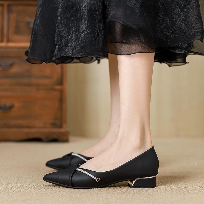 Coarse heel single shoes women s retro elegant temperament high heels 2025 autumn new D896-366 35 чёрный
Coarse heel single shoes women s retro elegant temperament high heels 2025 autumn new D896-366 35 чёрный