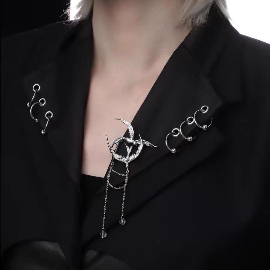 Like birds returning kisses and dew, original niche brooches, high-end cold suit accessories, wear new Chinese accessories серебряный
Like birds returning kisses and dew, original niche brooches, high-end cold suit accessories, wear new Chinese accessories серебряный