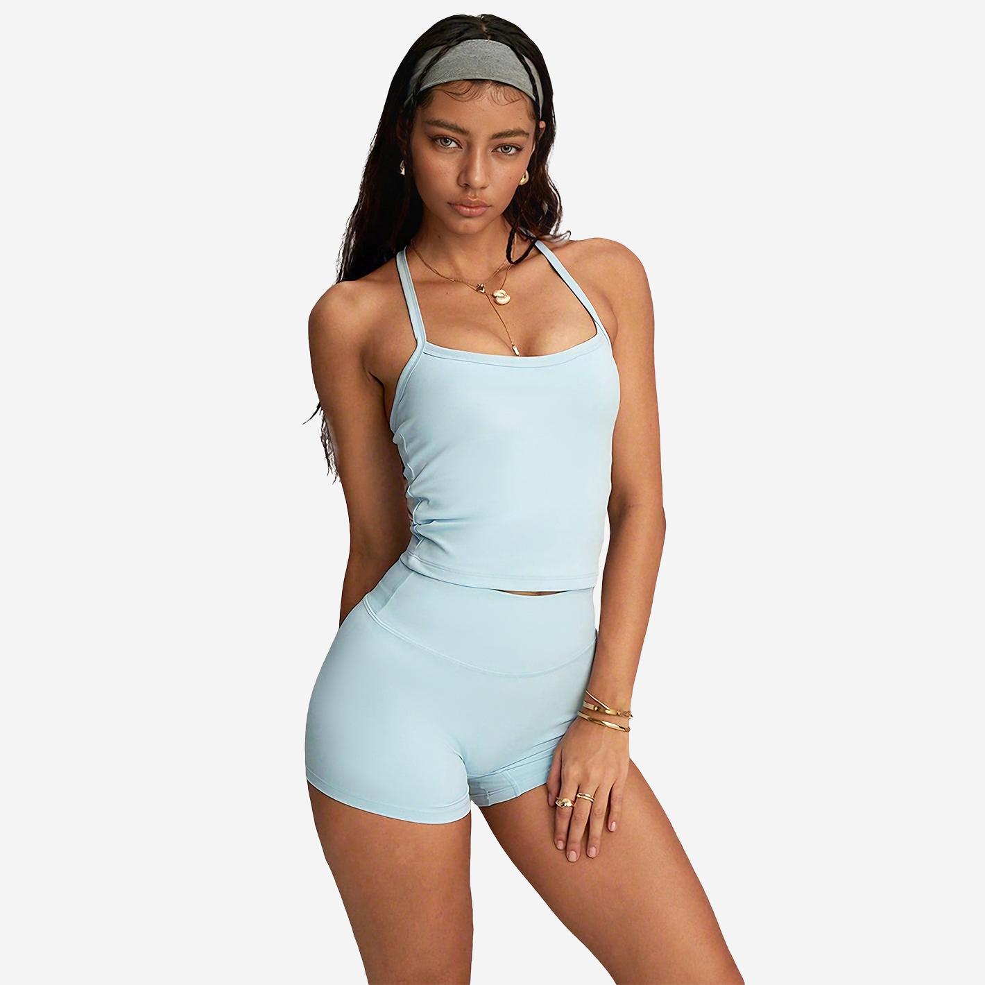 High-End Women s Yoga Set: Halter Sports Bra & Low-Waist Shorts Large
High-End Women s Yoga Set: Halter Sports Bra & Low-Waist Shorts Large