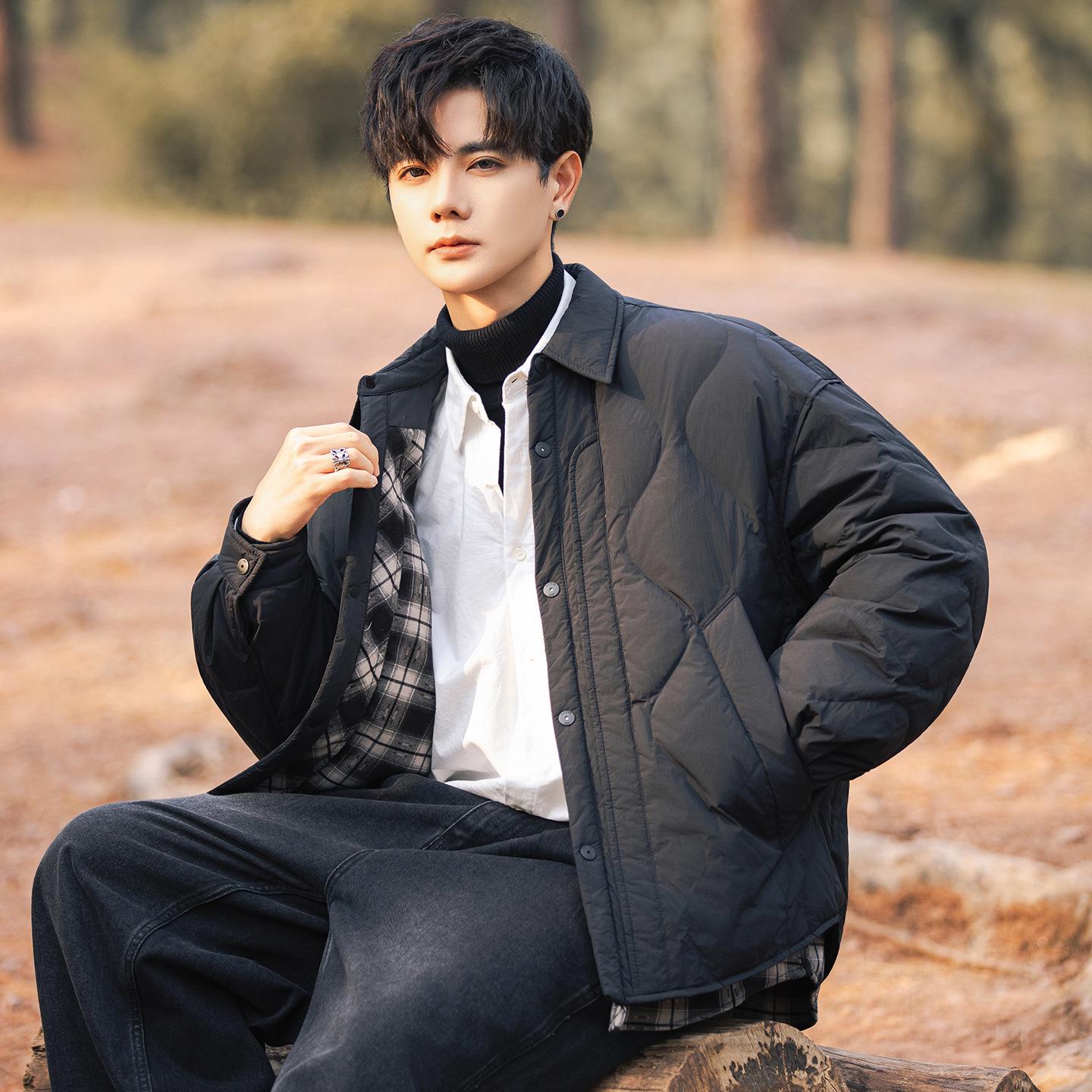 Trendy 2025 Men s Loose-Fit Layered Square Neck Lightweight Down Jacket XXXL
Trendy 2025 Men s Loose-Fit Layered Square Neck Lightweight Down Jacket XXXL