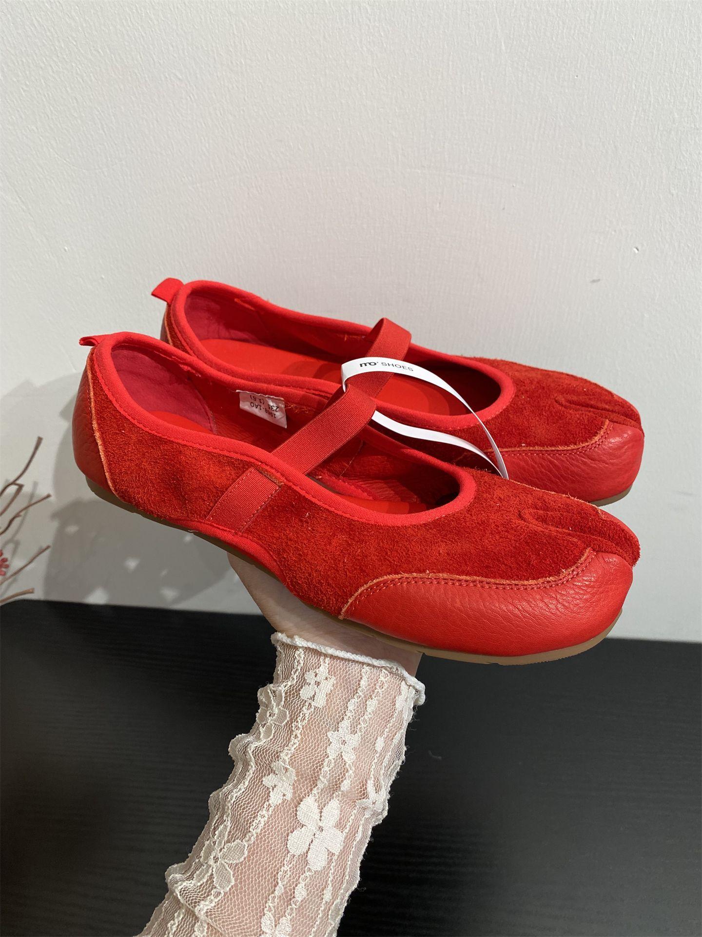 New red thick-soled split-toed pig s trotters single shoes women s new Mary Jane casual beanie shoes cross-strapped horseshoe shoes 40
New red thick-soled split-toed pig s trotters single shoes women s new Mary Jane casual beanie shoes cross-strapped horseshoe shoes 40