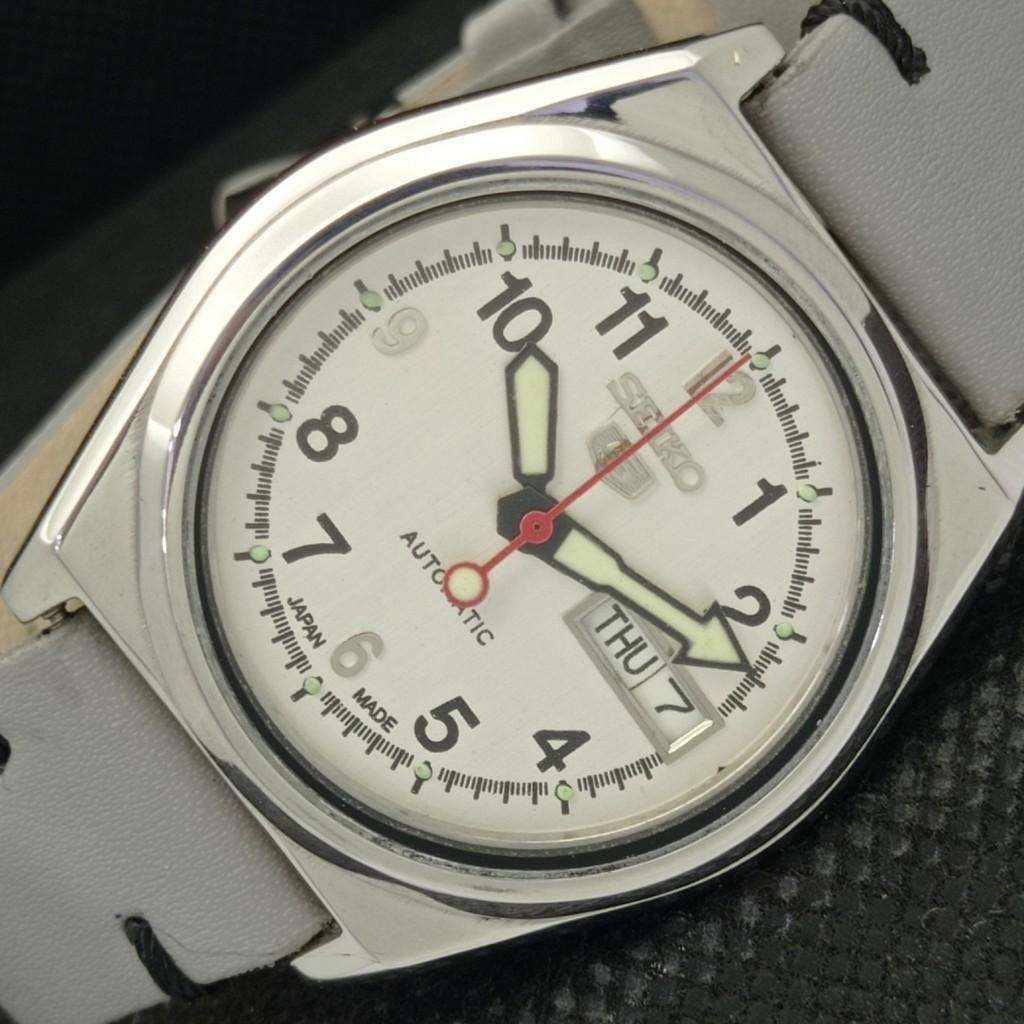 USED VINTAGE SEIKO 5 AUTOMATIC 7S26A JAPAN MENS D/D WHITE WATCH 594a-a311645-2 SKU594a-a311645
USED VINTAGE SEIKO 5 AUTOMATIC 7S26A JAPAN MENS D/D WHITE WATCH 594a-a311645-2 SKU594a-a311645