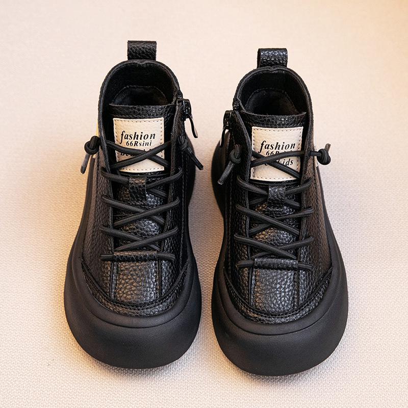 Шкіряні черевики Мартінса на флісовій підкладці для хлопчиків: Дитячі двошарові бавовняні короткі чоботи Осінь/Зима 2025. Модне, тепле взуття для малюків. Size 34 (Inner 21CM)
Шкіряні черевики Мартінса на флісовій підкладці для хлопчиків: Дитячі двошарові бавовняні короткі чоботи Осінь/Зима 2025. Модне, тепле взуття для малюків. Size 34 (Inner 21CM)