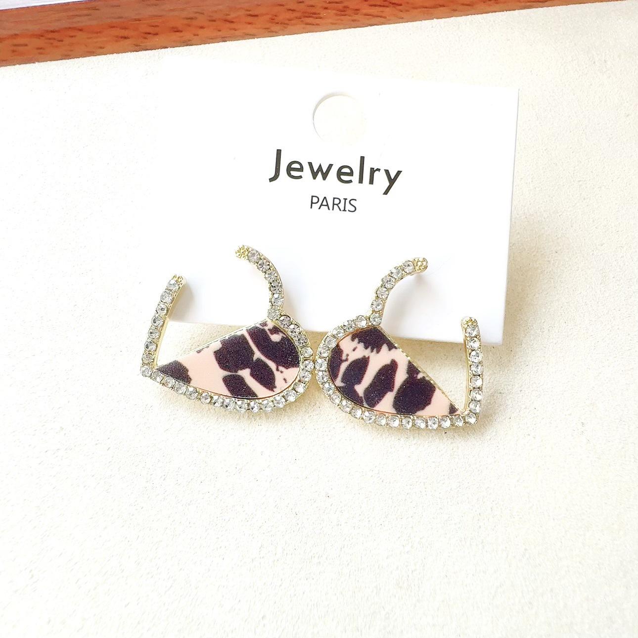 Heart Leopard Print Acetate Diamond Women s Earrings Vintage Modern Sparkling for Spring Autumn Winter Parties Daily Wear золотий
Heart Leopard Print Acetate Diamond Women s Earrings Vintage Modern Sparkling for Spring Autumn Winter Parties Daily Wear золотий