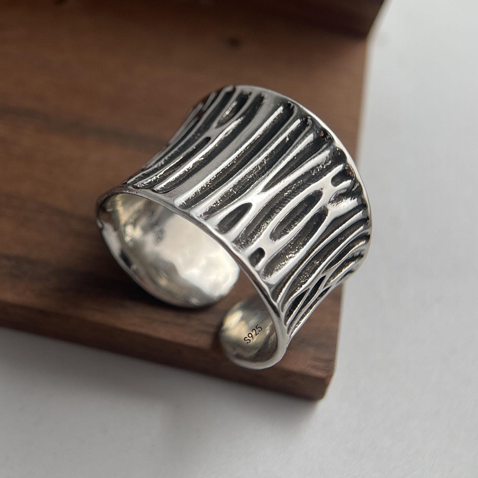 BF CLUB 925 Sterling Rings for Women Simple Geometric Handmade Irregular Retro Vintage Stirp Ring Allergy For Birthday Gift resizable
BF CLUB 925 Sterling Rings for Women Simple Geometric Handmade Irregular Retro Vintage Stirp Ring Allergy For Birthday Gift resizable