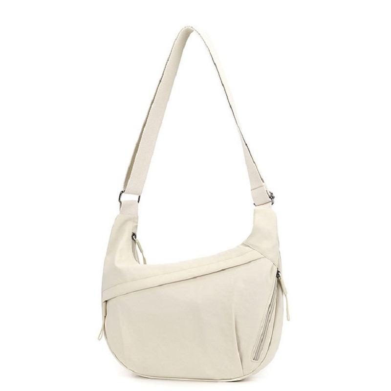Fashion Large capacity Women s crossbody bag Simple Versatile Nylon Bag Trendy And Lightweight commuting shoulder bag
Fashion Large capacity Women s crossbody bag Simple Versatile Nylon Bag Trendy And Lightweight commuting shoulder bag