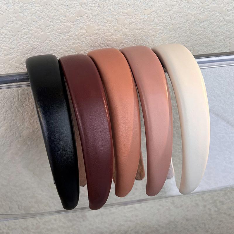 PU Cortex Wide Headbands Retro for Woman Temperament Hair Bands Solid Color Sponge Hair Hoop Fashion Versatile Hair Accessories
PU Cortex Wide Headbands Retro for Woman Temperament Hair Bands Solid Color Sponge Hair Hoop Fashion Versatile Hair Accessories