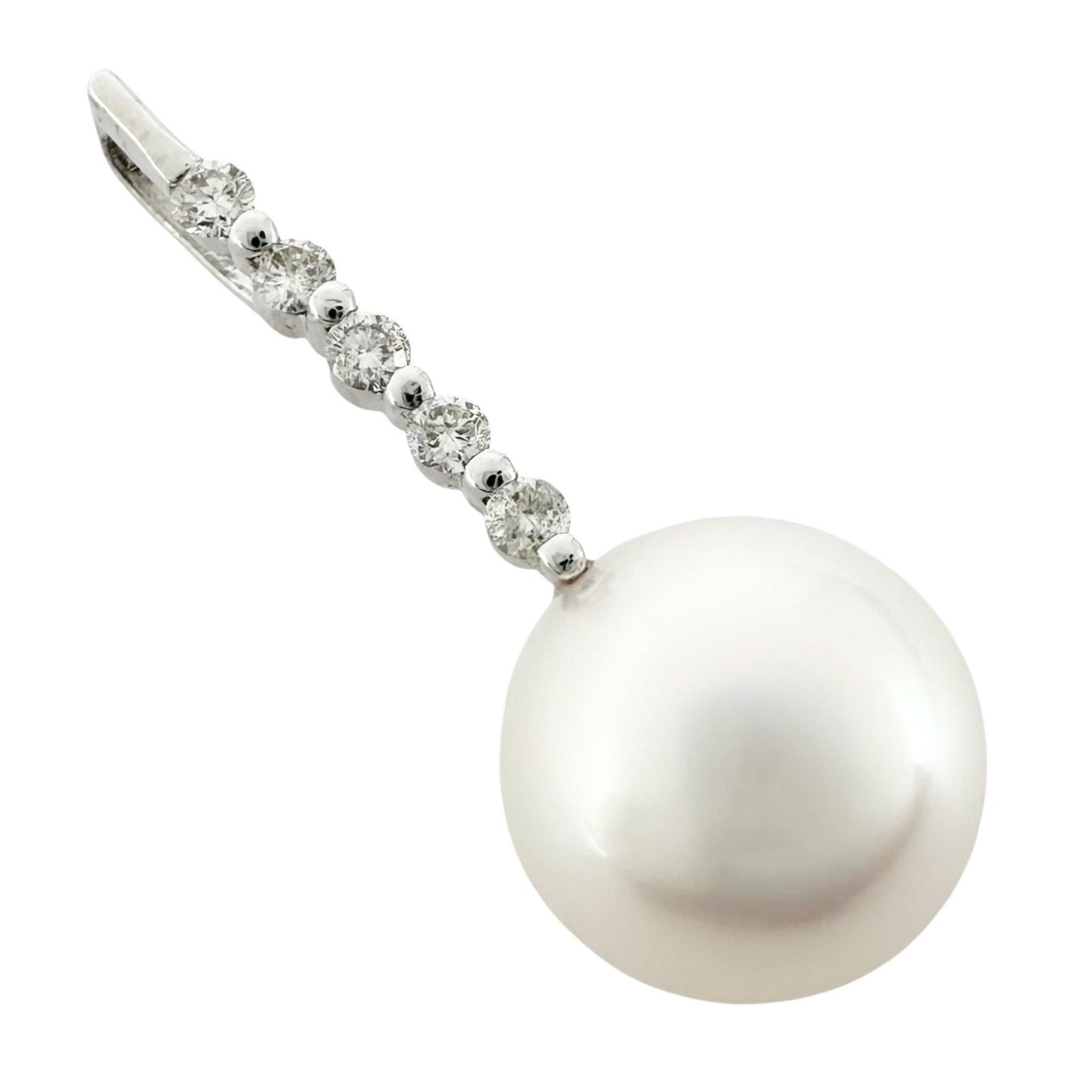 no brand Pendant top Silver Women used
no brand Pendant top Silver Women used