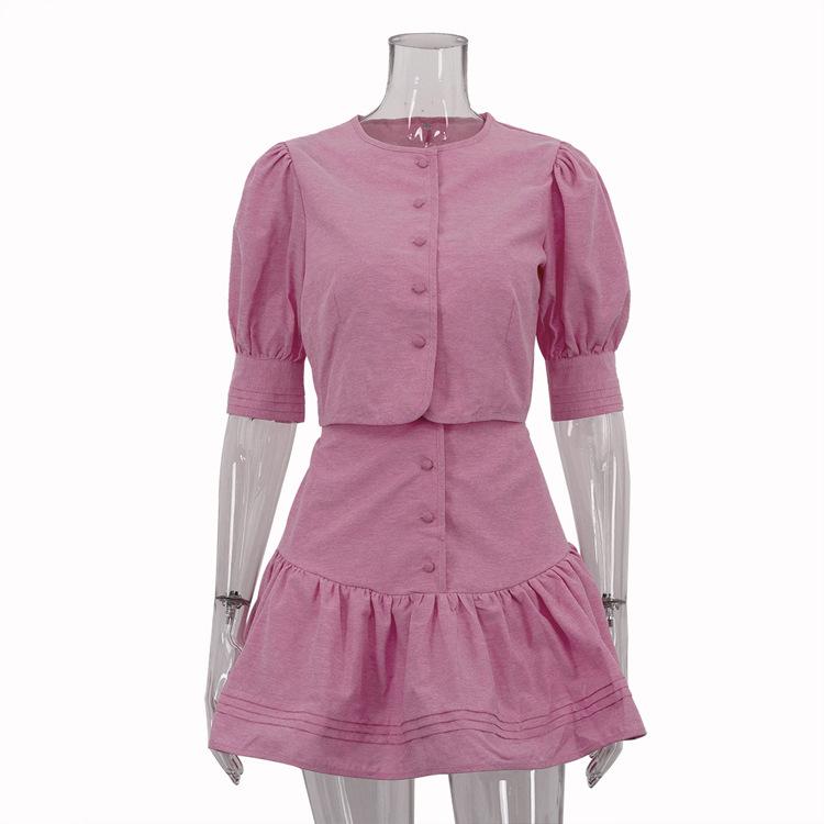 Women s Pink Short Sleeve Top and Ruffle Hem Skirt Set, Bubble Sleeve, Round Neck, Button Front L рожевий
Women s Pink Short Sleeve Top and Ruffle Hem Skirt Set, Bubble Sleeve, Round Neck, Button Front L рожевий