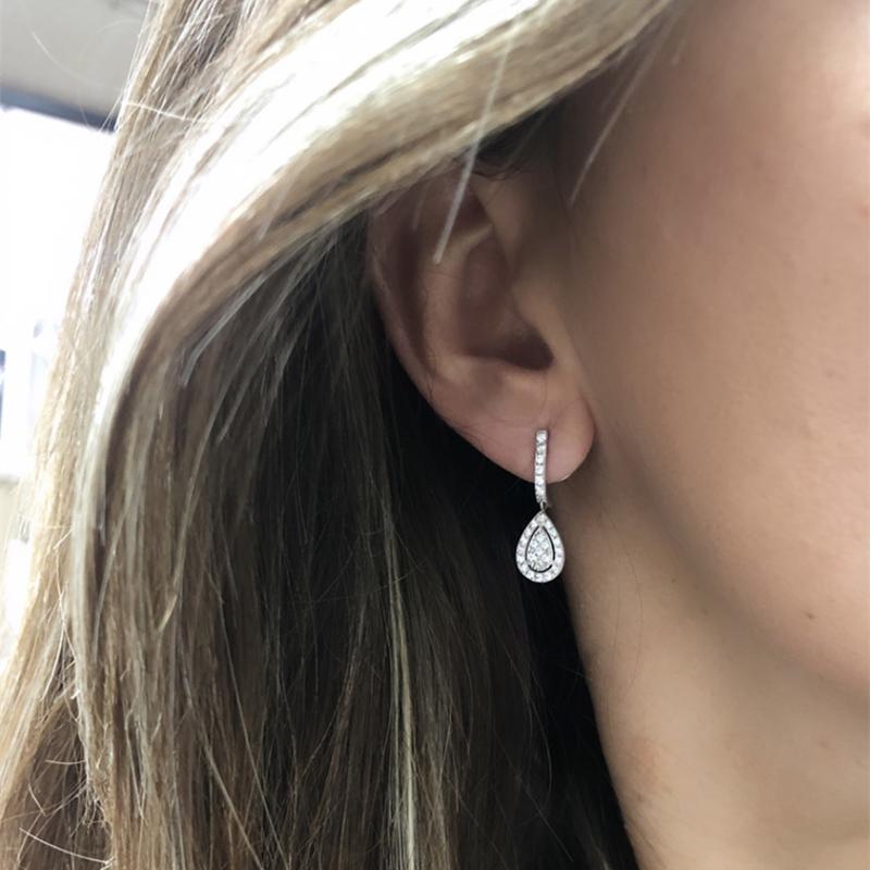 Huitan Exquisite Water Drop Dangle Earrings for Women Brilliant Crystal Earrings Daily Wear Fashion Elegant Lady s Jewelry Bulk
Huitan Exquisite Water Drop Dangle Earrings for Women Brilliant Crystal Earrings Daily Wear Fashion Elegant Lady s Jewelry Bulk