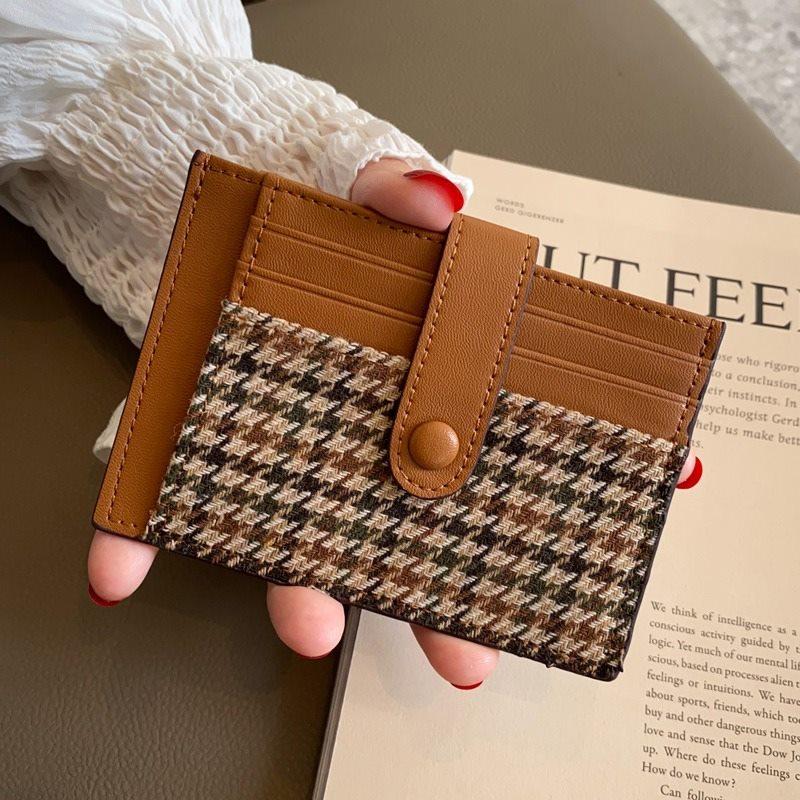 1pcs Anti disinfection magnetic card bag for women, small and ultra-thin, mini, exquisite, simple and fashionable card clip
1pcs Anti disinfection magnetic card bag for women, small and ultra-thin, mini, exquisite, simple and fashionable card clip