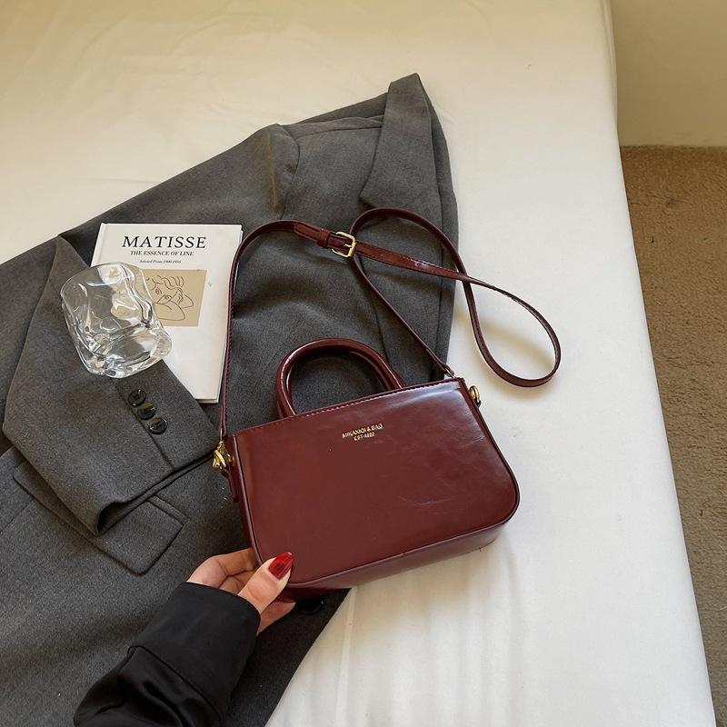 Popular fashion retro hand shoulder bag new simple casual shoulder oblique span small square bag
Popular fashion retro hand shoulder bag new simple casual shoulder oblique span small square bag