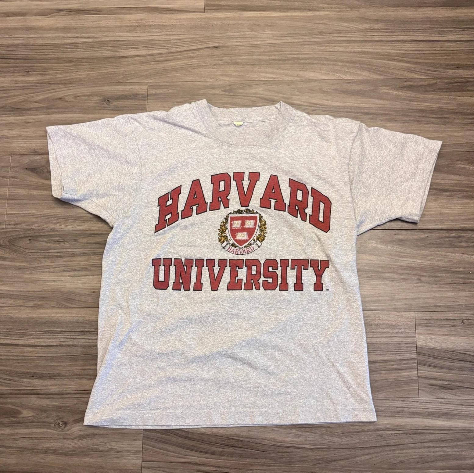 90s Vintage Harvard University Single Stitch T-shirt USA Made Screen Stars Large L
90s Vintage Harvard University Single Stitch T-shirt USA Made Screen Stars Large L