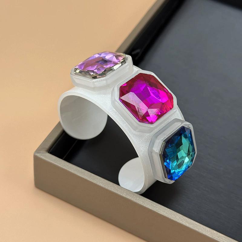 Colorful Acrylic Inlaid Quartz Stone Open Bracelet Fashionable Trendy And Personalized Jewelry Gift For Friends 58-60mm
Colorful Acrylic Inlaid Quartz Stone Open Bracelet Fashionable Trendy And Personalized Jewelry Gift For Friends 58-60mm
