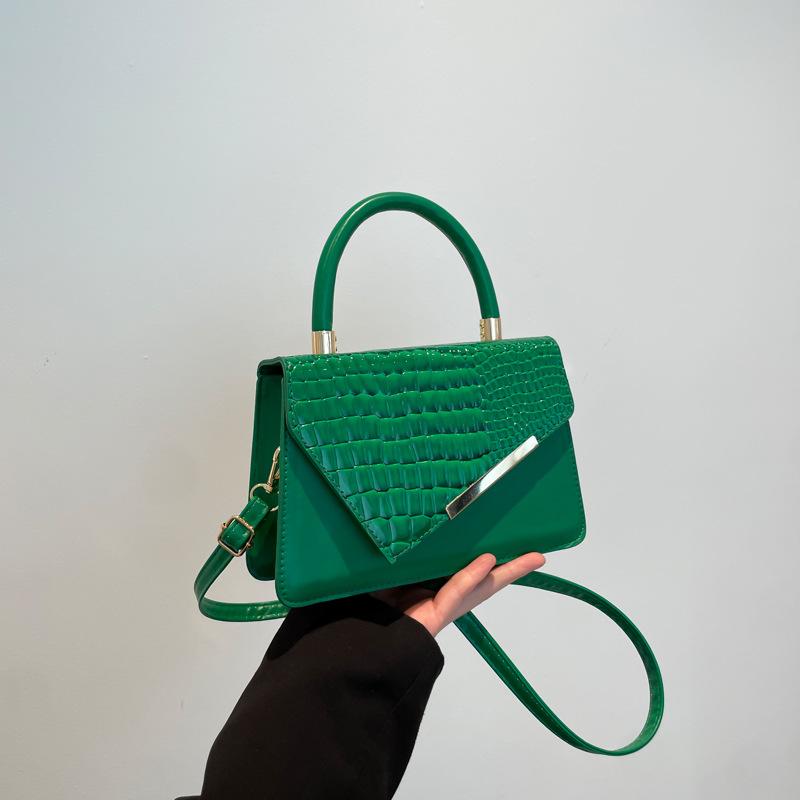 2025 новая индивидуальная модная текстура женская сумка простая иностранная ретро-сумка маленькая квадратная сумка с высоким чувством плеча сумка-мессенджер зелёный
2025 новая индивидуальная модная текстура женская сумка простая иностранная ретро-сумка маленькая квадратная сумка с высоким чувством плеча сумка-мессенджер зелёный