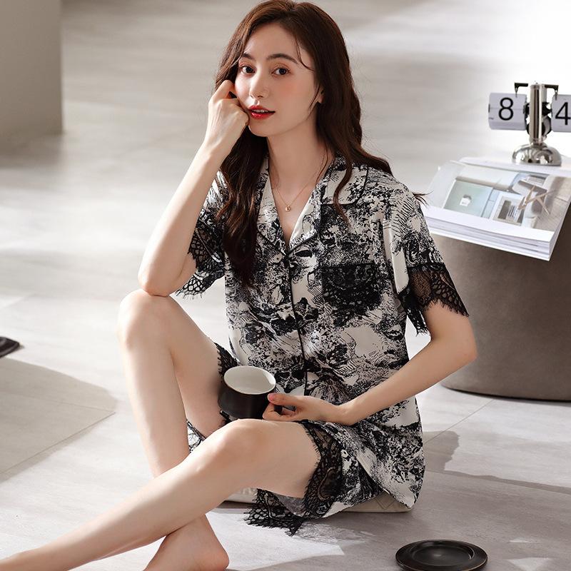 Ice silk pajamas women s summer new high-end summer short-sleeved loungewear thin imitation silk suit m recommended 40-50kg
Ice silk pajamas women s summer new high-end summer short-sleeved loungewear thin imitation silk suit m recommended 40-50kg