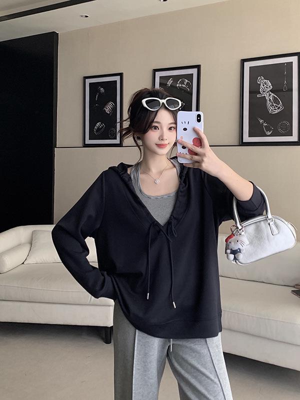 2026 Spring Women s V-Neck Hooded Sweatshirt & Striped Halter Tank Two-Piece Set XXL
2026 Spring Women s V-Neck Hooded Sweatshirt & Striped Halter Tank Two-Piece Set XXL