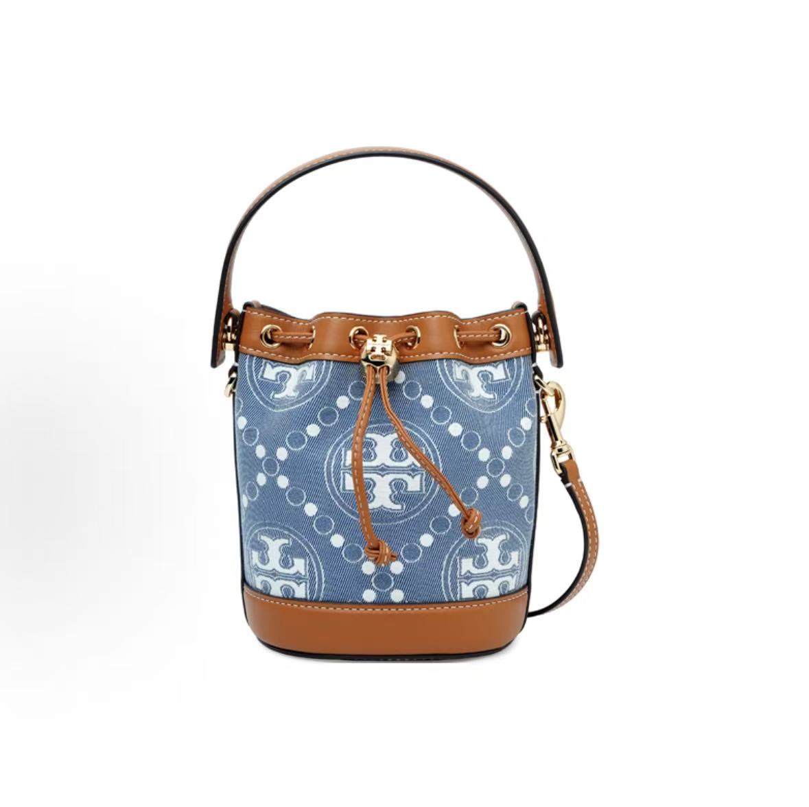 Tory Burch T Monogram Logo Drawstring Closure Washable Denim With Leather Trim Bucket Bag Mini Women Bags Multicolor 159638-960 Basic Set (Bag+Dust Bag)
Tory Burch T Monogram Logo Drawstring Closure Washable Denim With Leather Trim Bucket Bag Mini Women Bags Multicolor 159638-960 Basic Set (Bag+Dust Bag)