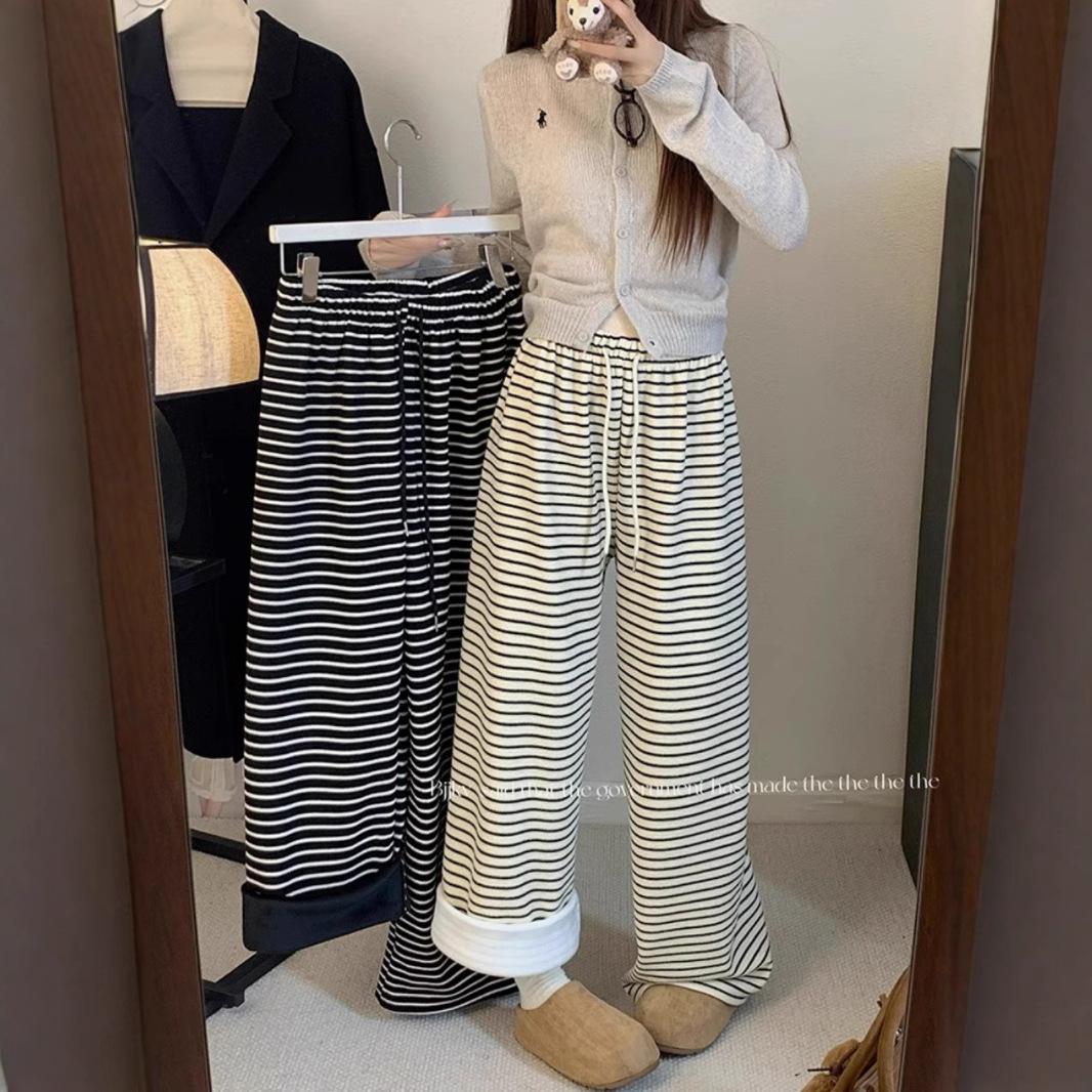 Women s Petite Striped High Waist Wide Leg Towel Terry Pants - Autumn/Winter Casual Slimming Style S (suggested 80-95 lbs)
Women s Petite Striped High Waist Wide Leg Towel Terry Pants - Autumn/Winter Casual Slimming Style S (suggested 80-95 lbs)