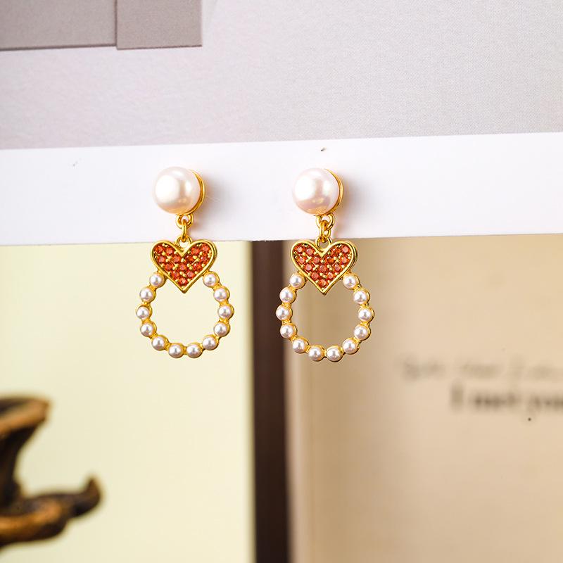 Korean Heart Inlaid Diamond Pearl Drop Earrings - Versatile & Fashionable Jewelry золотой
Korean Heart Inlaid Diamond Pearl Drop Earrings - Versatile & Fashionable Jewelry золотой
