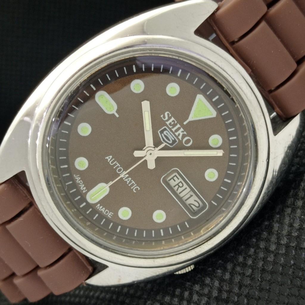 Б/У винтажные мужские часы SEIKO 5 AUTOMATIC JAPAN MENS DAY/DATE коричневые 596-a312788-9 SKU596-a312788
Б/У винтажные мужские часы SEIKO 5 AUTOMATIC JAPAN MENS DAY/DATE коричневые 596-a312788-9 SKU596-a312788