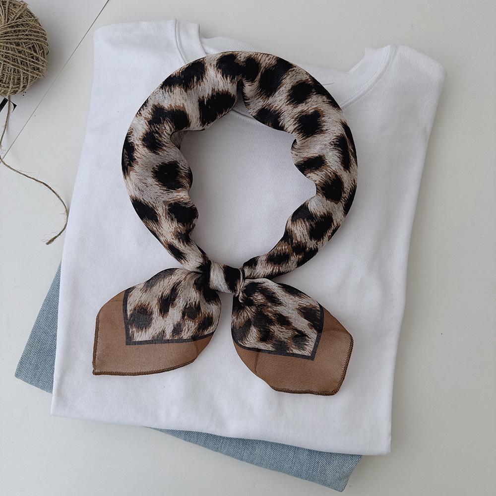2024 Leopard Print Cotton Linen Scarf: Versatile, Breathable, and Soft Small Neckerchief for Women 58x58cm cotton linen
2024 Leopard Print Cotton Linen Scarf: Versatile, Breathable, and Soft Small Neckerchief for Women 58x58cm cotton linen