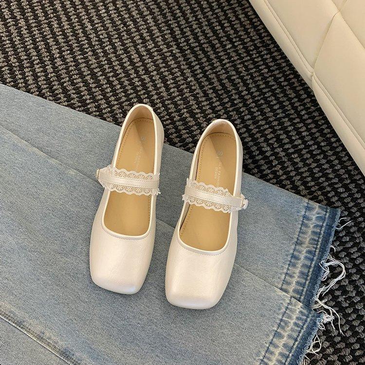 Korean version of fashion square toe, gentle temperament, shallow single shoes women s 2025 new one-line belt Mary Jane versatile beanie shoes 40 белый
Korean version of fashion square toe, gentle temperament, shallow single shoes women s 2025 new one-line belt Mary Jane versatile beanie shoes 40 белый