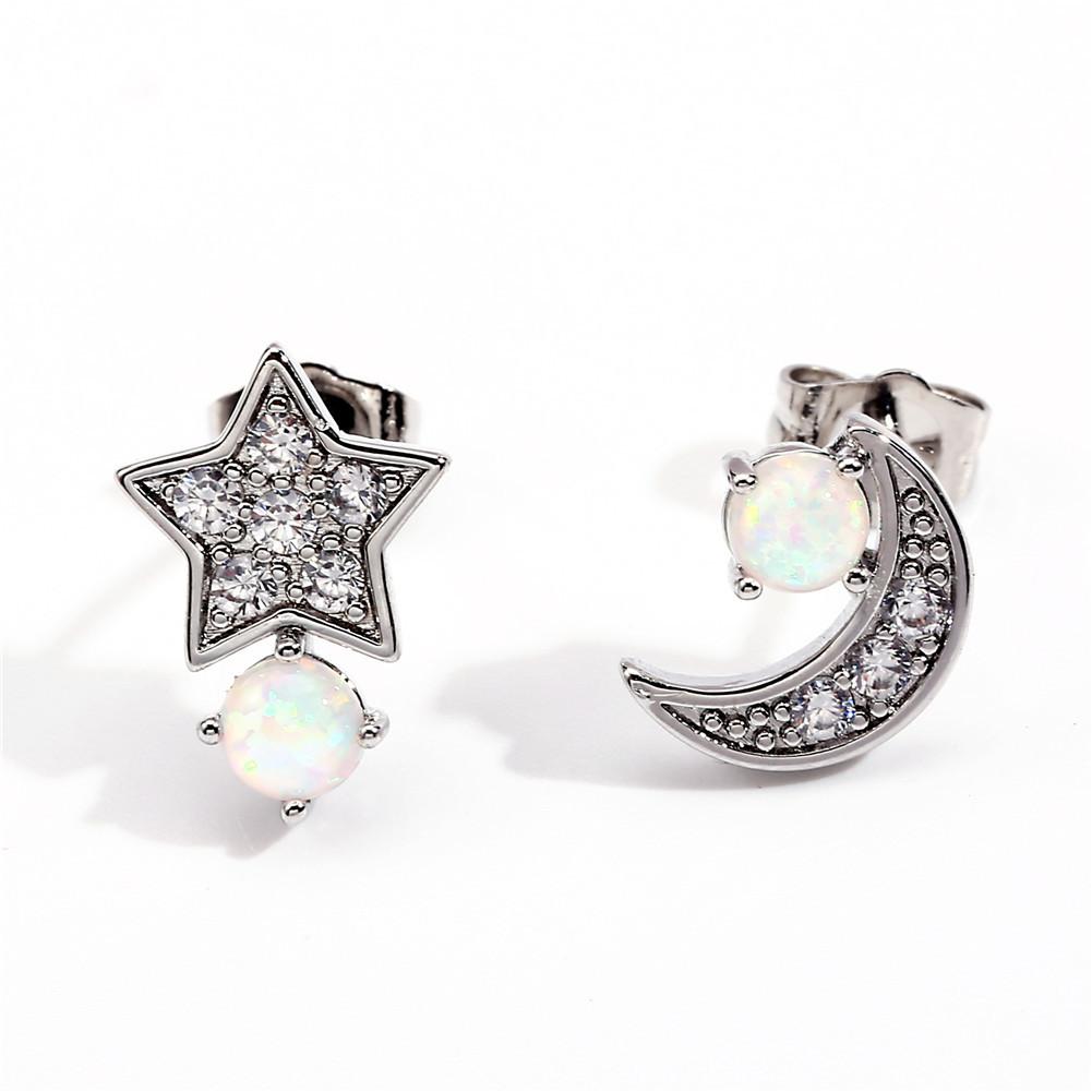 Sweet Star Moon Micro Inlaid White Diamond Belt Asymmetric Earstuds Mini Simple and Cool Ear Bone Earrings
Sweet Star Moon Micro Inlaid White Diamond Belt Asymmetric Earstuds Mini Simple and Cool Ear Bone Earrings